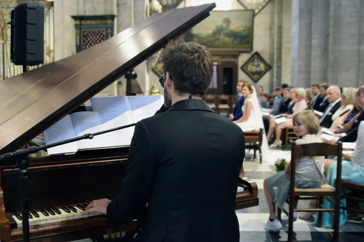 Wedding singer